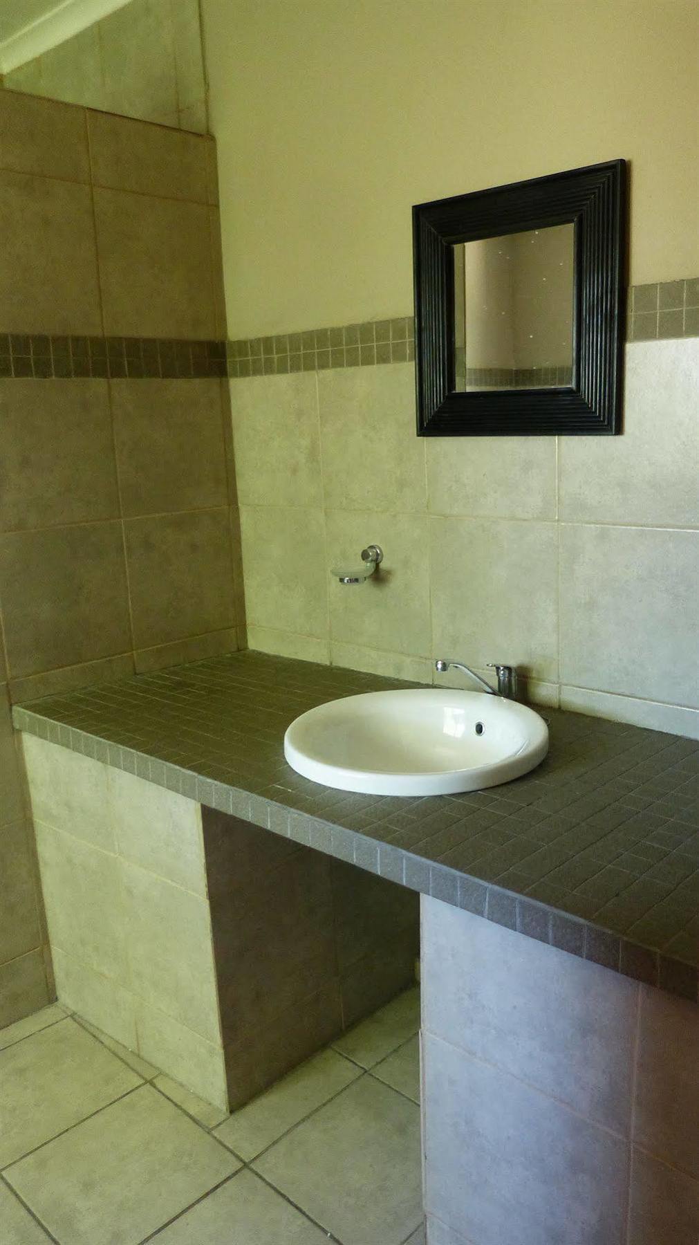 African Sands Guesthouse Load Shedding Free Bloemfontein Exterior foto