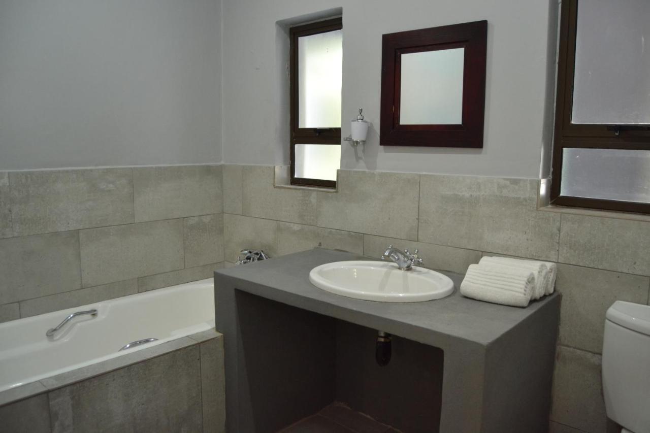 African Sands Guesthouse Load Shedding Free Bloemfontein Exterior foto