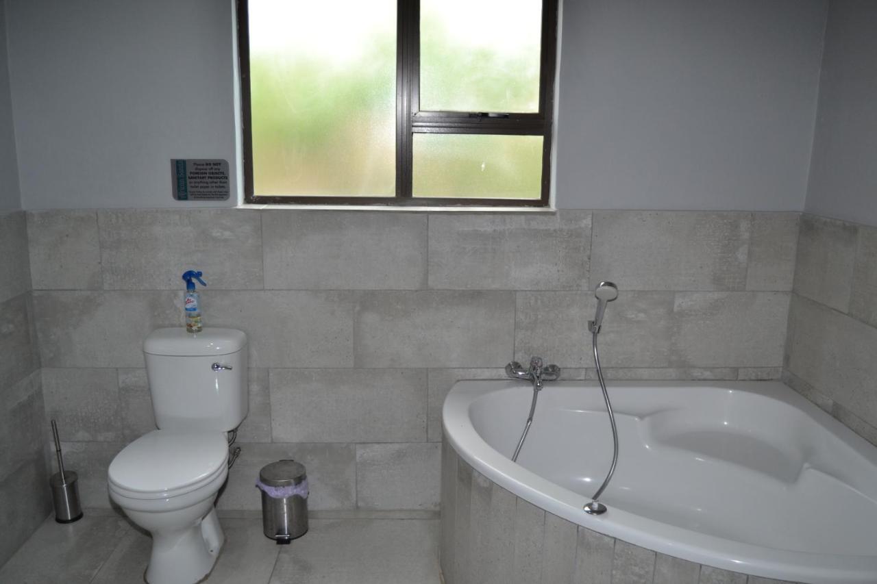 African Sands Guesthouse Load Shedding Free Bloemfontein Exterior foto