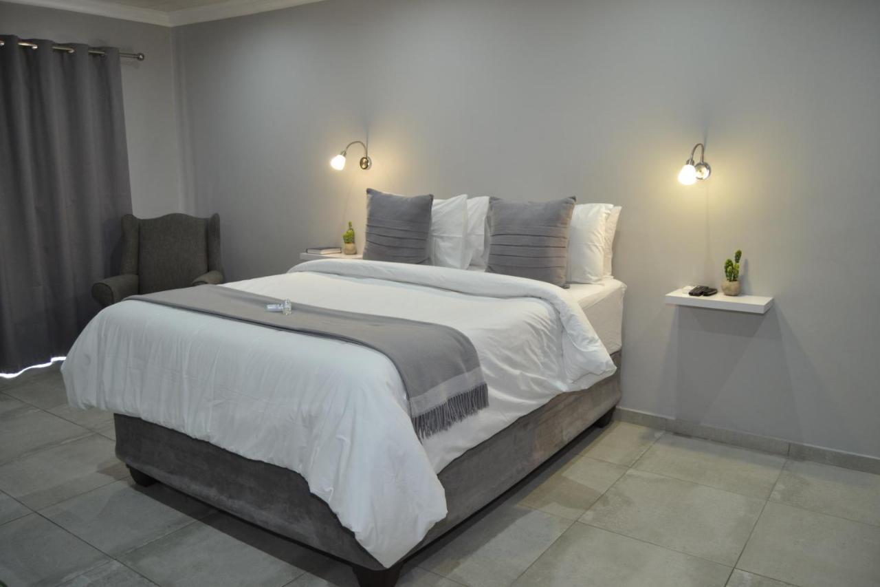 African Sands Guesthouse Load Shedding Free Bloemfontein Exterior foto